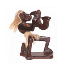 Wood Primitive Playing Saxophone 20 cm