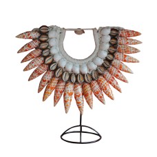 Half Round Shell Necklace Stand 33 cm